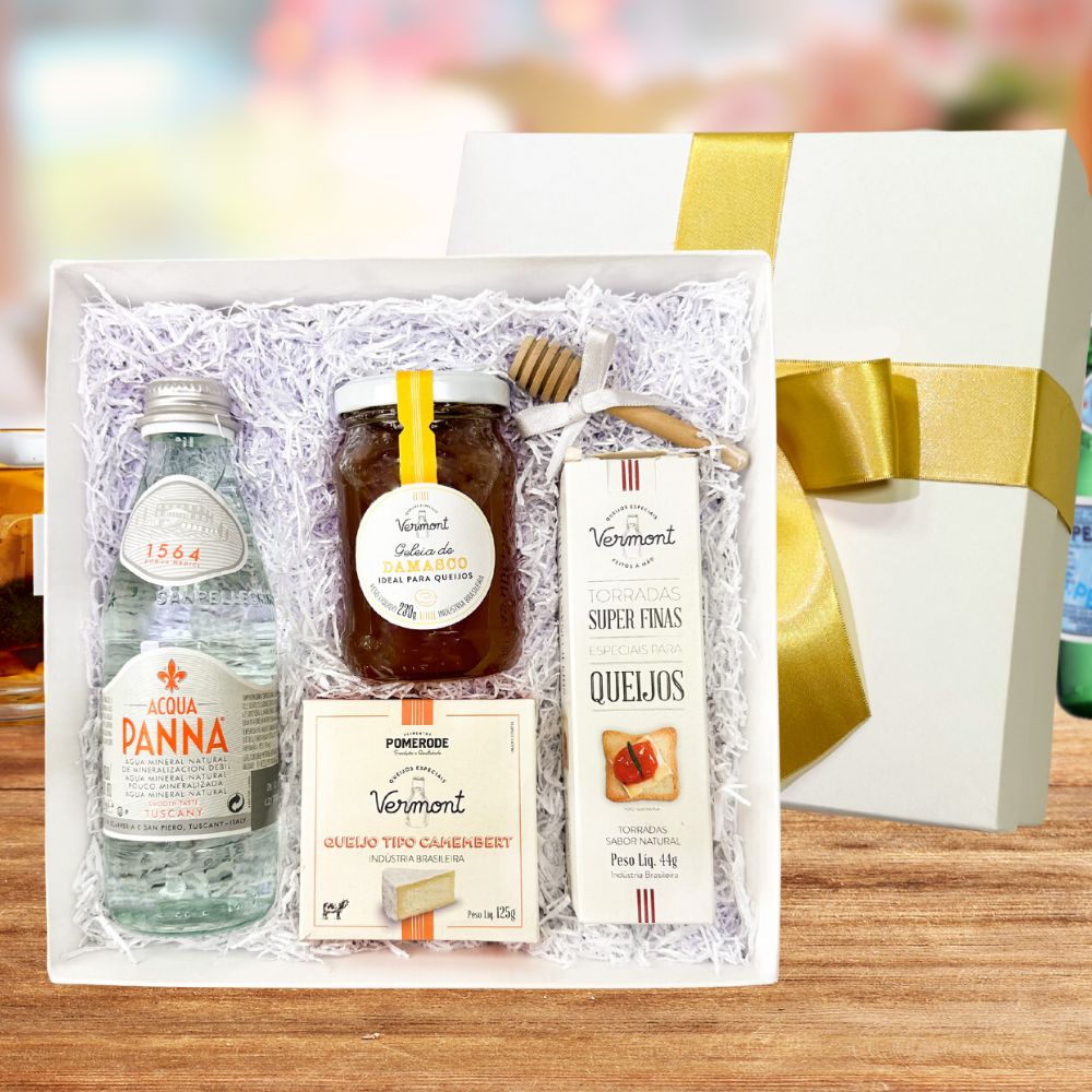 kit gourmet com queijo, torrada e geléia